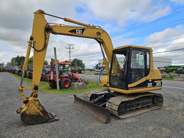 excavatrice cat
