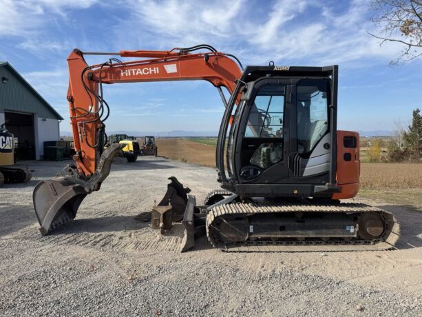 excavatrice hitachi