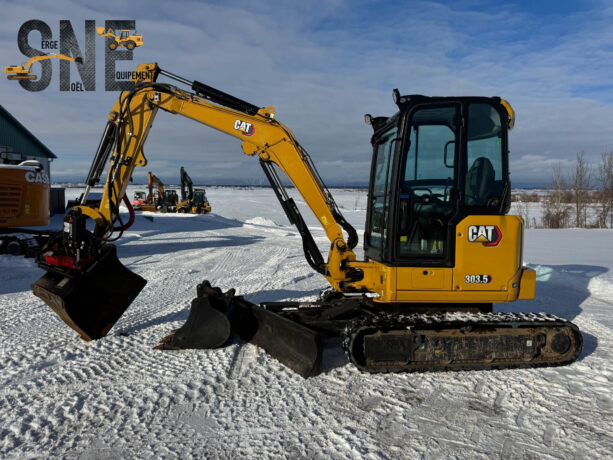 excavatrice caterpillar