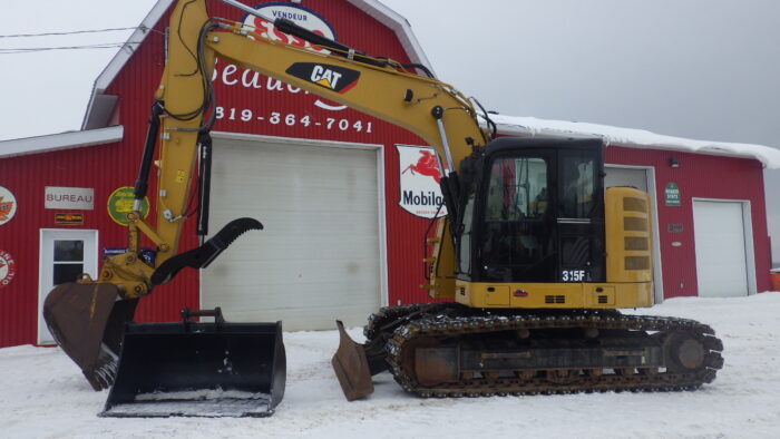 excavatrice caterpillar