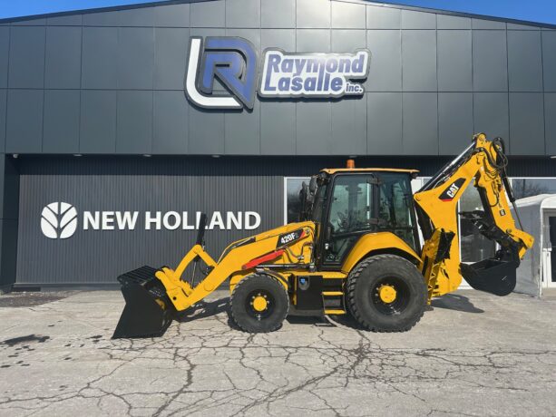 rétrocaveuse caterpillar