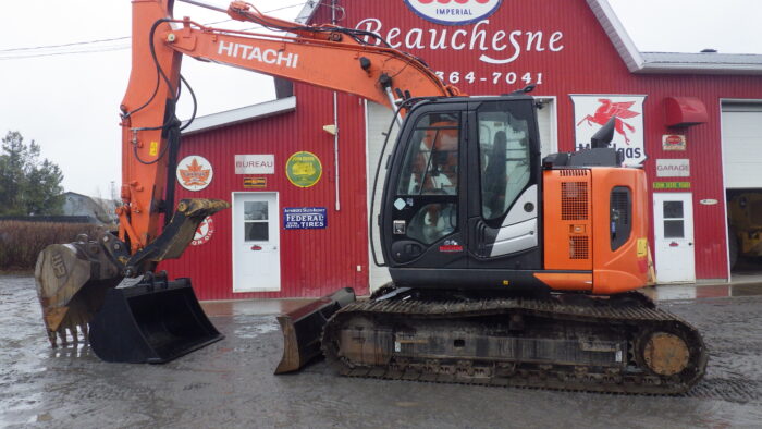 excavatrice hitachi